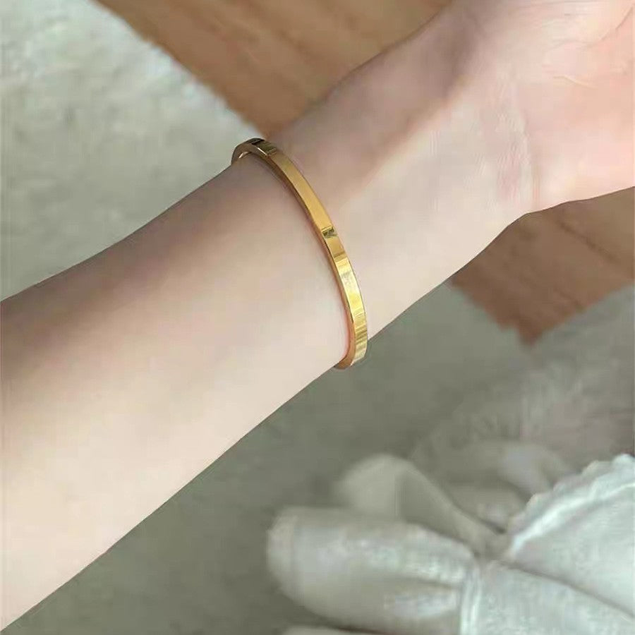 Sleek Minimalist Plain Band For A Sophisticated Versatile Look