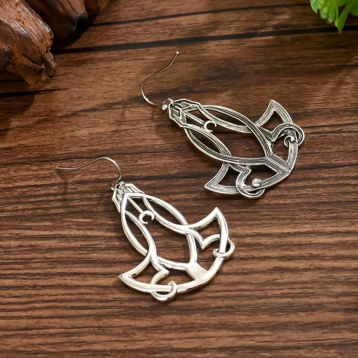 Womens Retro-Style Fashionable Creative Earrings