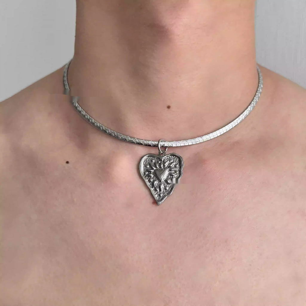 Silver Needle Vintage Silver Titanium Steel Heart Necklace Choker