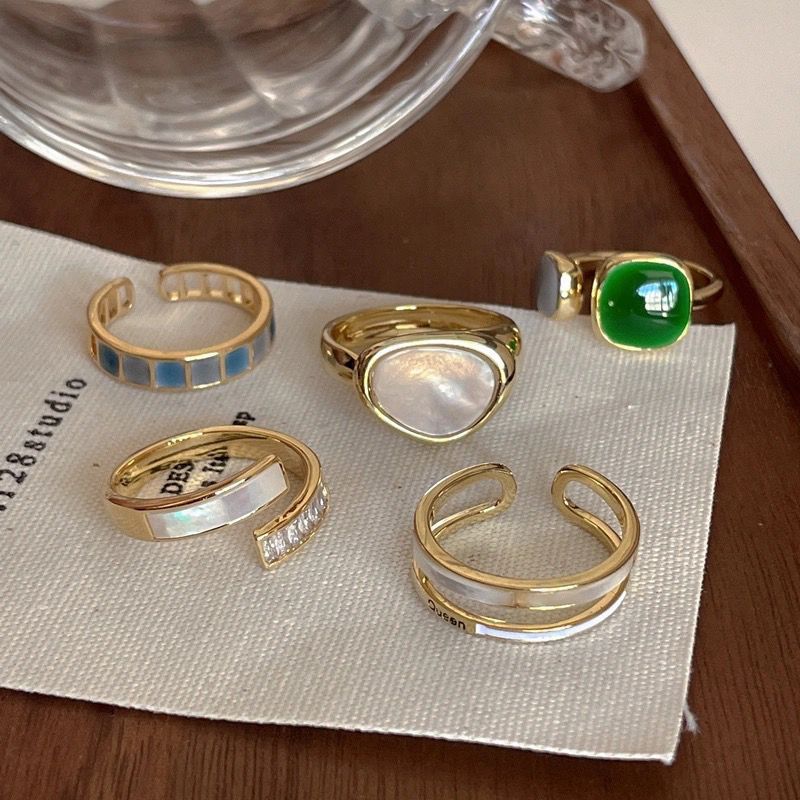 Emerald Design Women's Fashion Personalized Ring